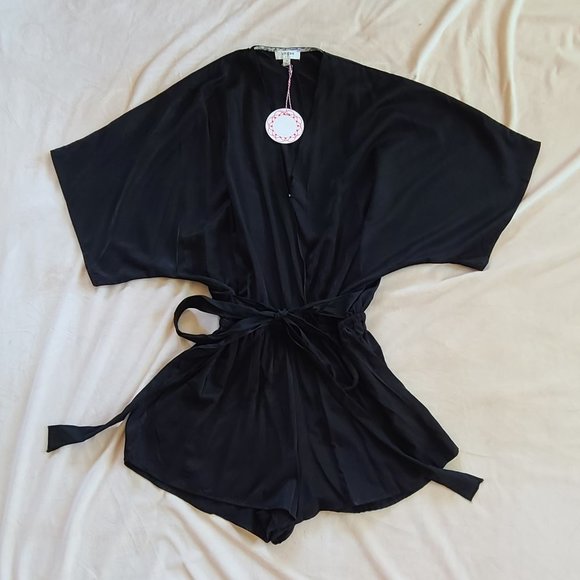 NWT! Black Umgee Romper w/Chest Clasp & Belted Tie - Rayon/Polyester | Size M - Picture 2 of 5